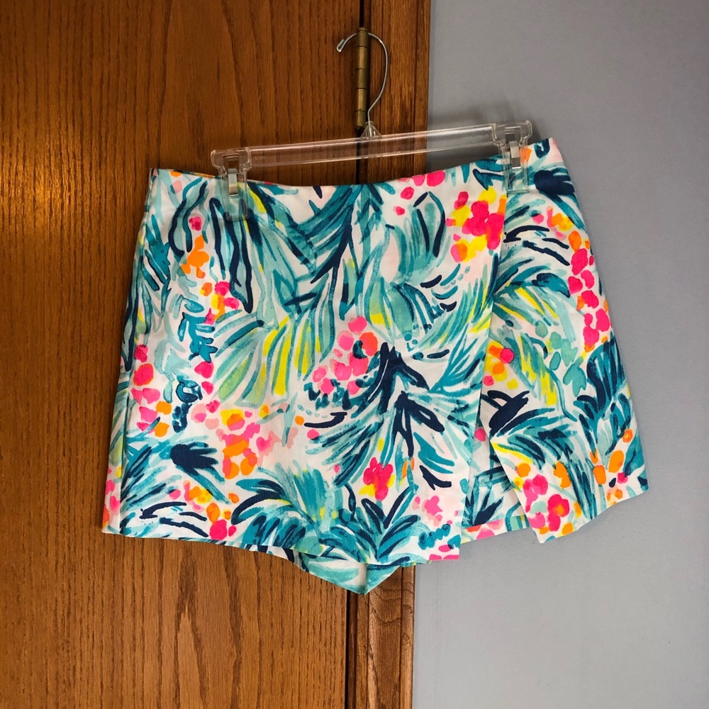 LILLY PULITZER Skort. Worn Once. Dry Cleaned.